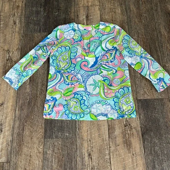Lilly Pulitzer Amelia Island Tunic in Conch Republic Blue. S - Picture 5 of 9